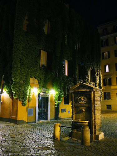 Roma Di Notte Due Passi Tra San Pietro E Borgo Consigli In Viaggio